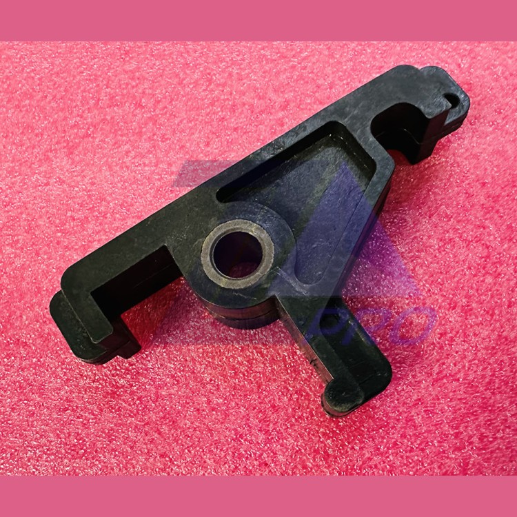 Защелка (крюк) каретки 0463Б.03.40.420 МЛЗ