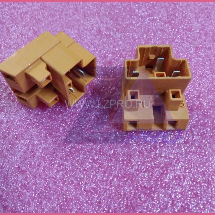 Разъем Wago 730-113 (Штеккер 3-конт., 0,08 - 2,5 мм2, 10А, оранжевый) FAA176N3