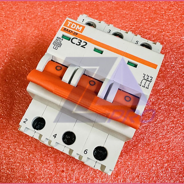 Автоматический выключатель C32 ВА47-29 3P 32A 4,5кА TDM