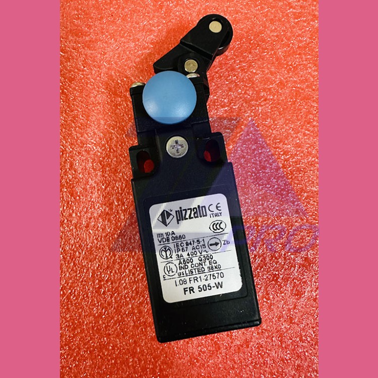 Выключатель блокировочный с фиксацией FR 505-W Pizzato