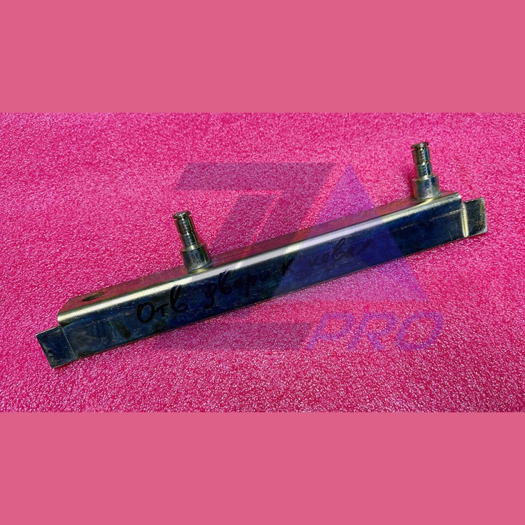 Отводка двери кабины левая 0411.03.15.260-01 МЛЗ