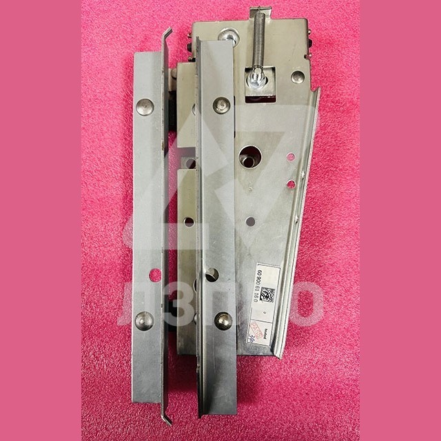 Отводка дверей кабины левая короткая 6090061160 Thyssen