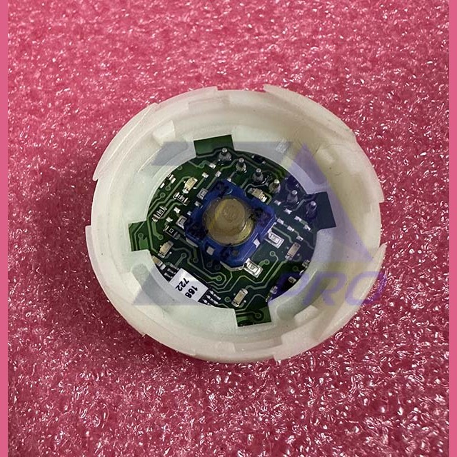 Кнопочный модуль KSS желтая подсветка KM857781G02 Kone