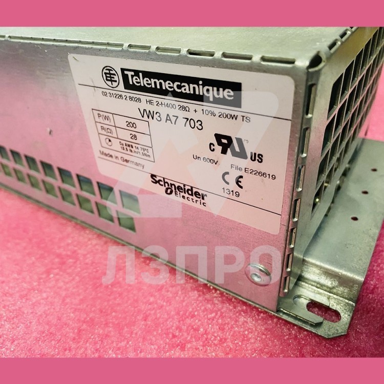 Резистор тормозной IP30 28 ОМ 200Вт VW3 A7 703 Telemecanique Schneider Electric