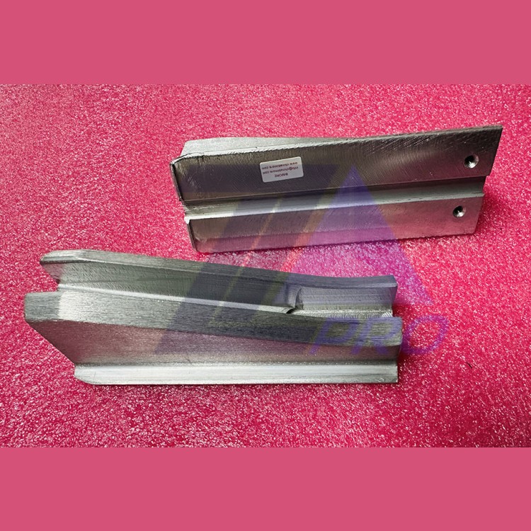 Направляющая треугольник эскалатора 506 NCE GCA402BPB1 Otis