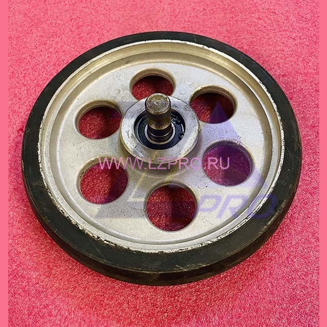 Ролик башмака RG200 d=200мм с осью W=38mm KM168962G01