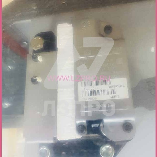 Ловитель кабины лифта правый/левый A9672D Otis