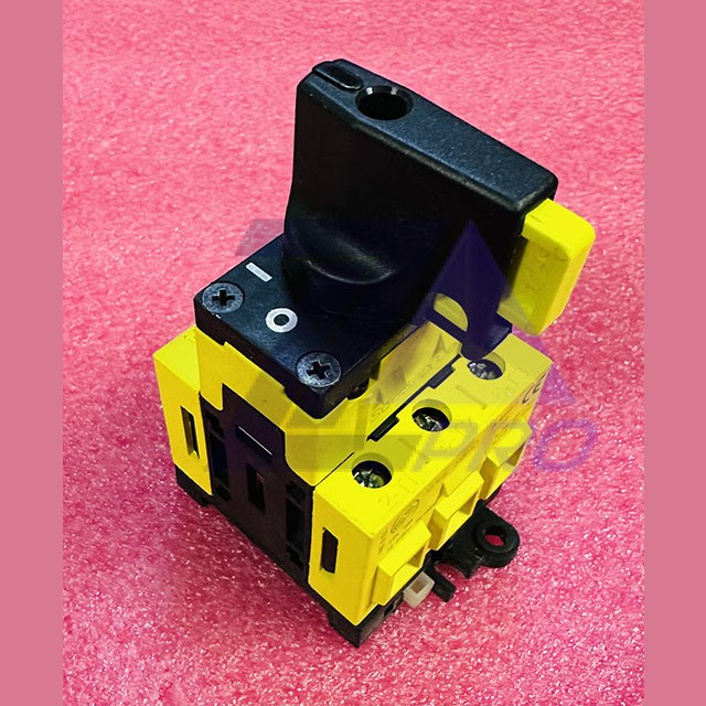 Выключатель с переключателем и фиксацией в положении 0/ВЫКЛ. Series SQ032 AC-22A 32A-660V Giovenzana