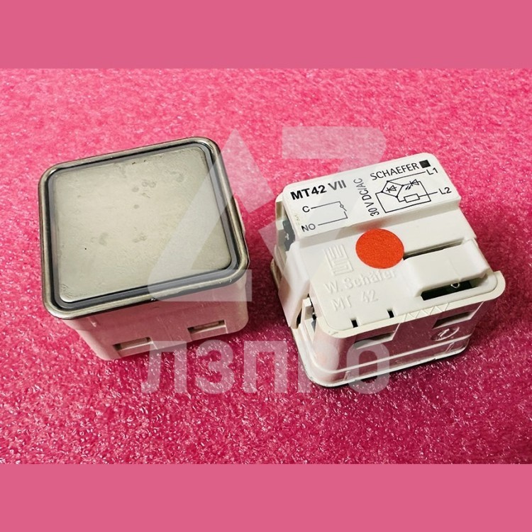 Модуль кнопочный без символов красная подсветка MT42 VII Schaefer