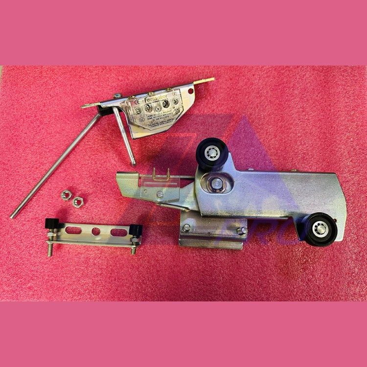 Замок дверей шахты в сборе комплект модель 40/10 ЛЕВЫЙ (правого открытия) CSP.4000RI000 Fermator