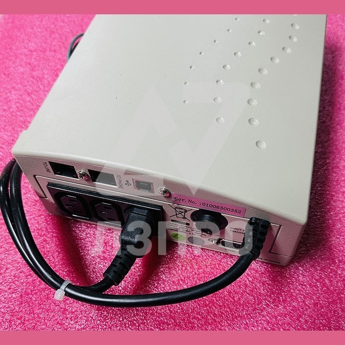 Источник бесперебойного питания 700ВА 420Вт 230В RS-232 Yunto Q700