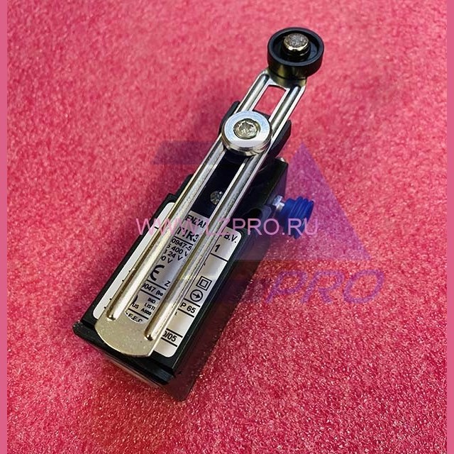 Выключатель концевой с ручным сбросом  с роликом Ø18 FT1R39Z11 Giovenzana