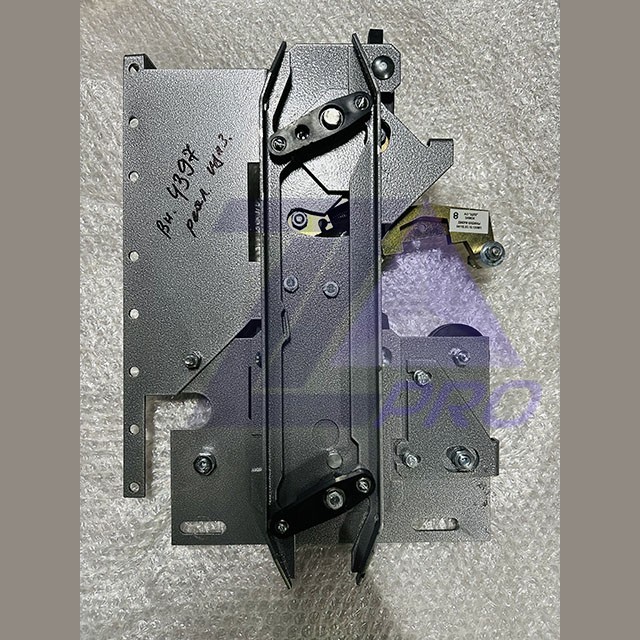 Каретка дверей кабины быстроходная левая 053Е.03.10.020А Ecomaks ЩЛЗ