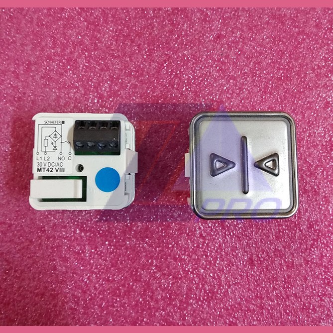 Модуль кнопочный ">|<" синяя подсветка MT42 VIII Schaefer