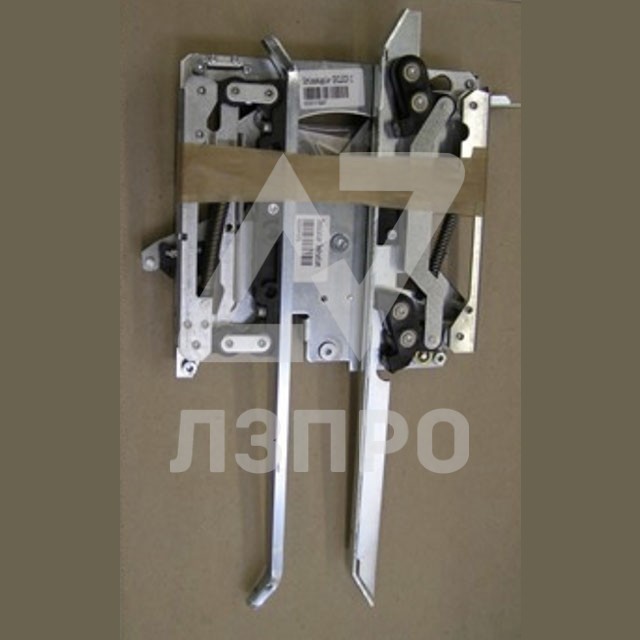 Отводка дверей кабины KM602301G15 Kone