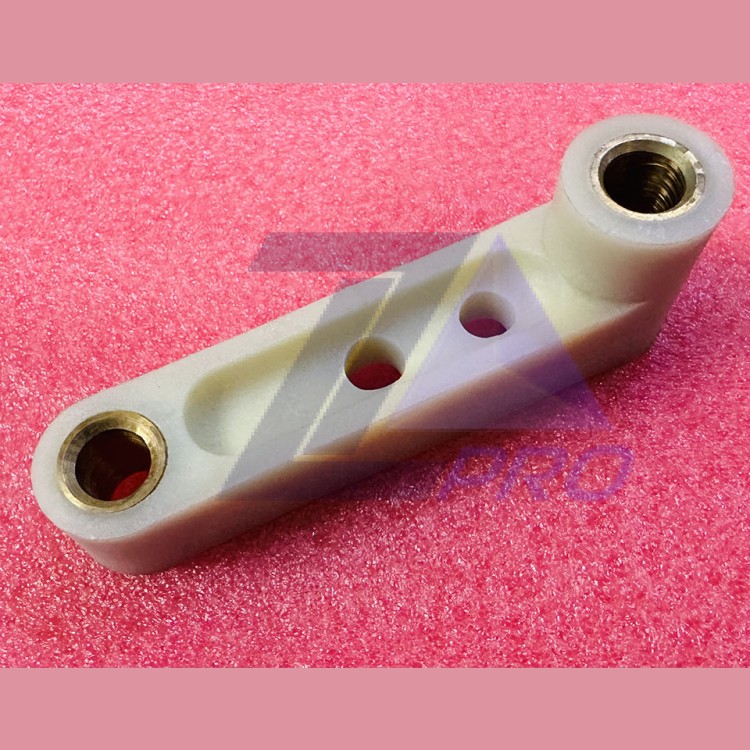 Рычаг отводки двери кабины 0463Б.23.15.230 МЛЗ