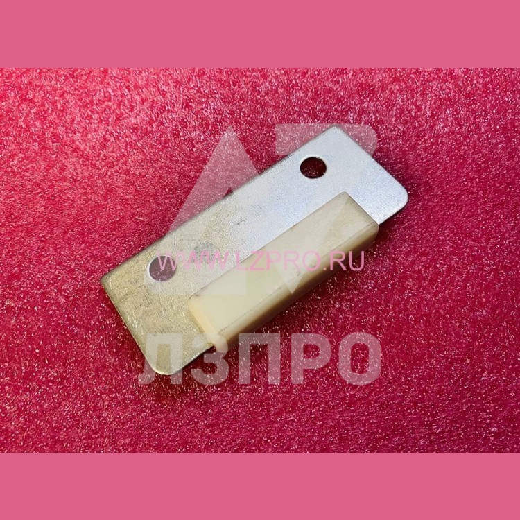 Башмак дверей EAA2215Z723 Otis