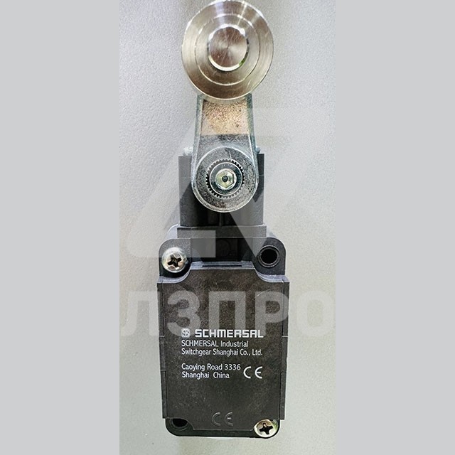 Выключатель рычаг с металлическим роликом  T4VH 336-11Z SCHMERSAL