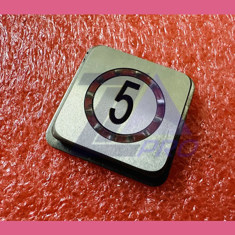 Толкатель квадратный 5 кнопочного модуля ВКЛ13А-7