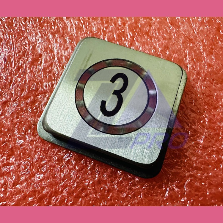 Толкатель квадратный 3 кнопочного модуля ВКЛ13А-7